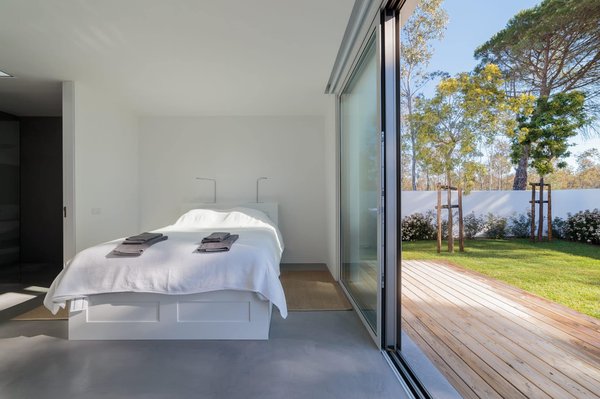 Quelle sont les dimensions minimales d'une chambre et les éléments à prendre en compte pour sa construction ?