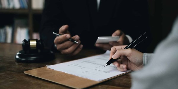 Rencontrez un notaire expérimenté à Toulon pour votre succession